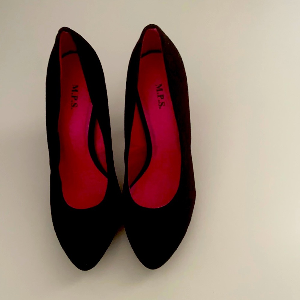 Black velvet pump size 8.5